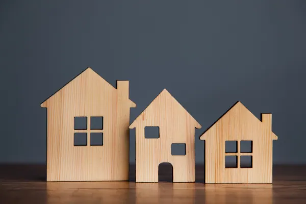 Vivienda y bienes raíces 